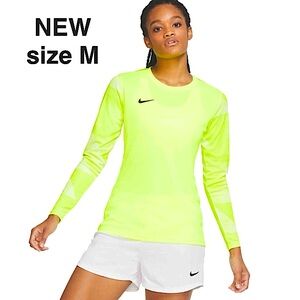 New Nike IV Match woman Goalkeeper Jersey – Volt & White Size M with tags ⭐️⭐️⭐️